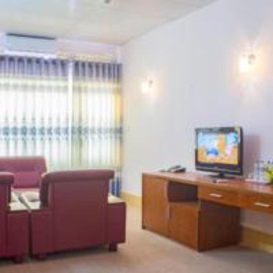 Khach San Ngan Hang - Bank Hotel Вунгтау Экстерьер фото