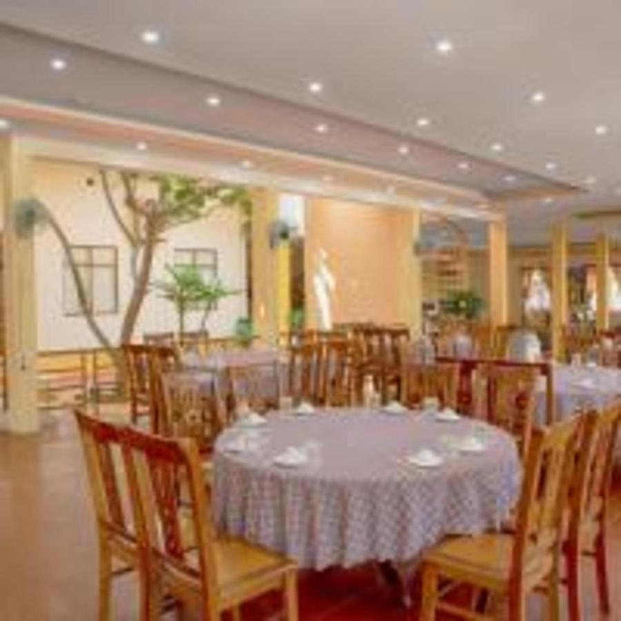 Khach San Ngan Hang - Bank Hotel Вунгтау Экстерьер фото